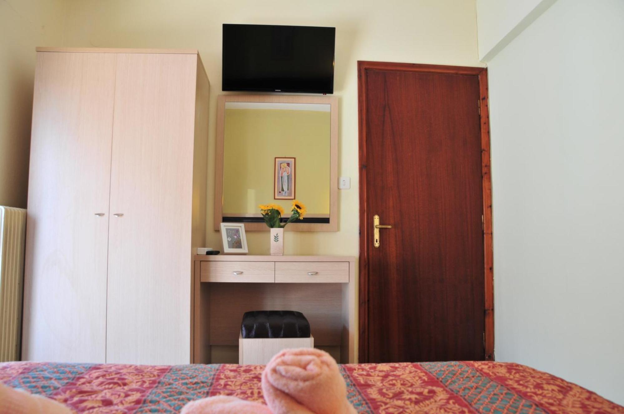 Dionisos Palms Apartments Paralia Dionysiou Esterno foto