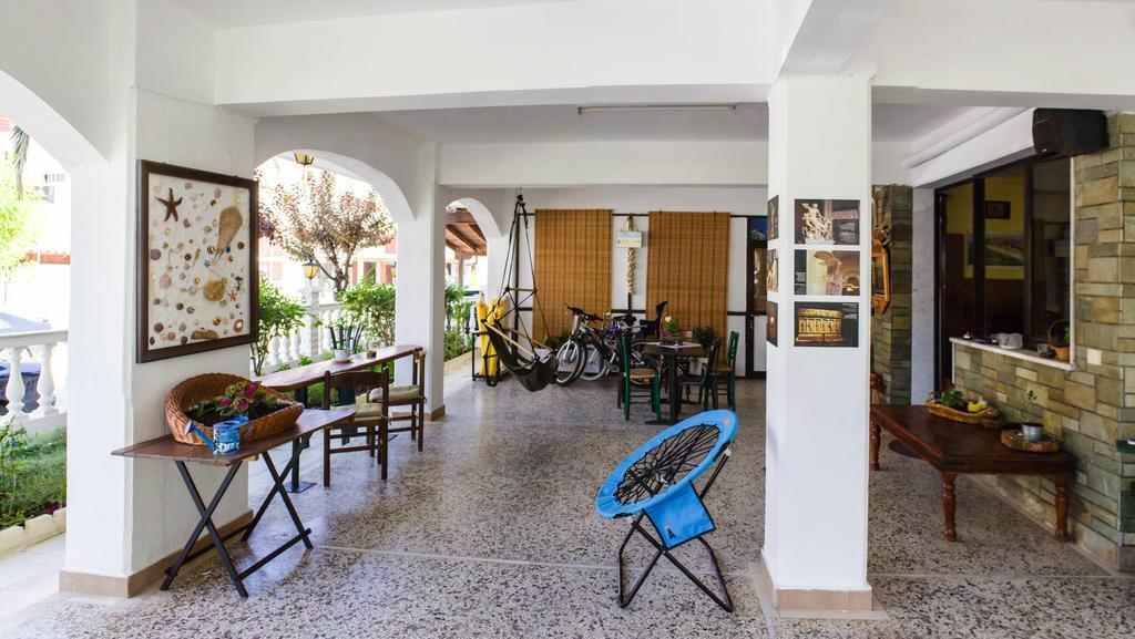 Dionisos Palms Apartments Paralia Dionysiou Esterno foto
