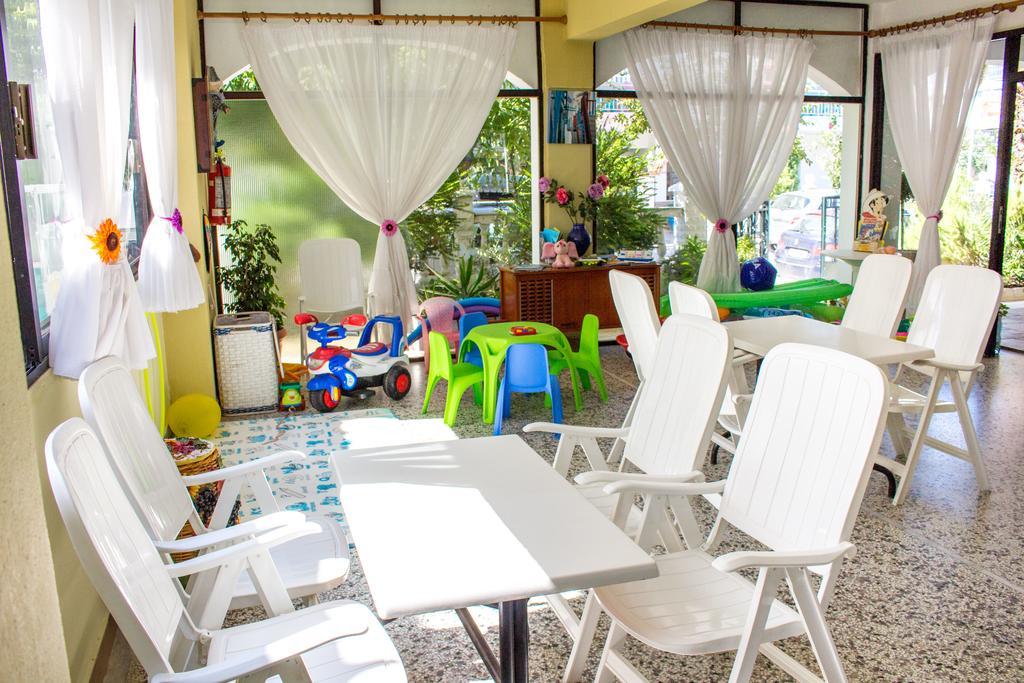 Dionisos Palms Apartments Paralia Dionysiou Esterno foto